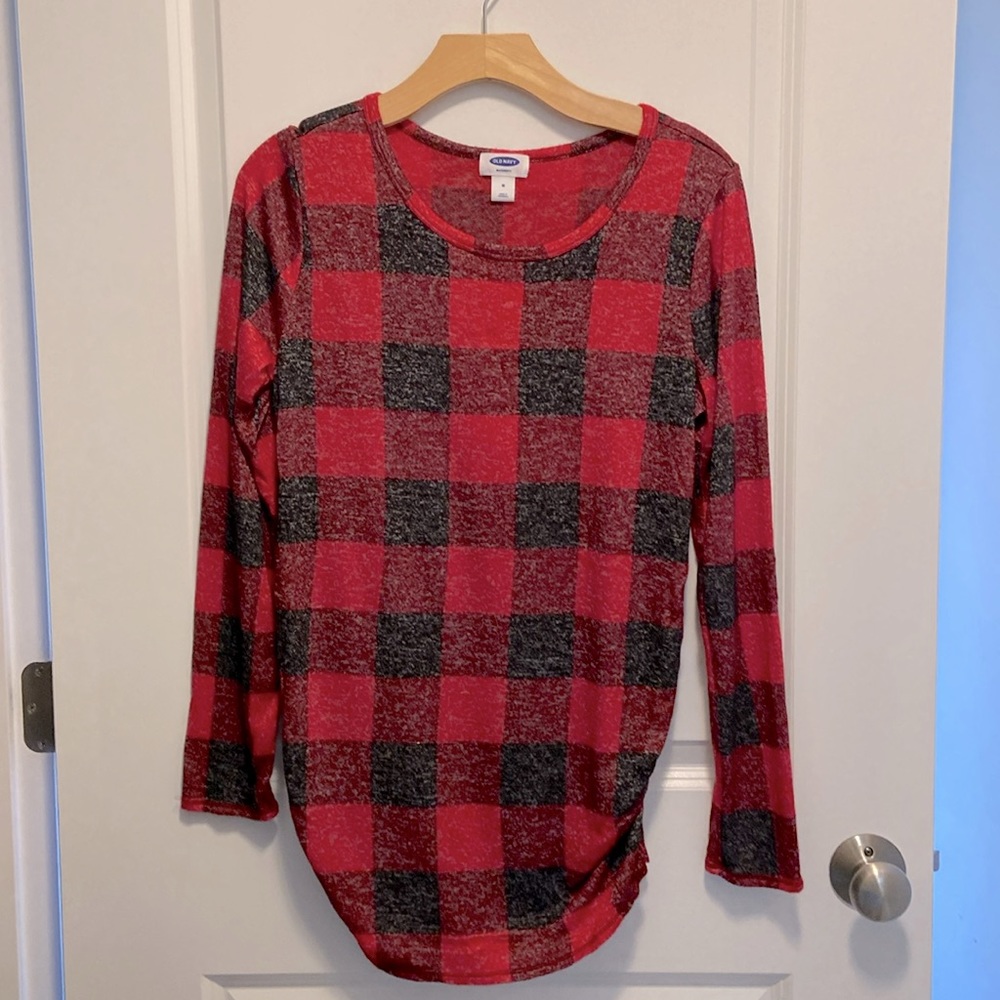 Old Navy maternity long sleeve plush tee